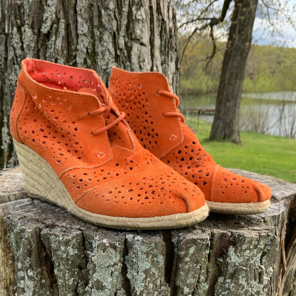 TOMS Lace Up Wedge Ankle Bootie